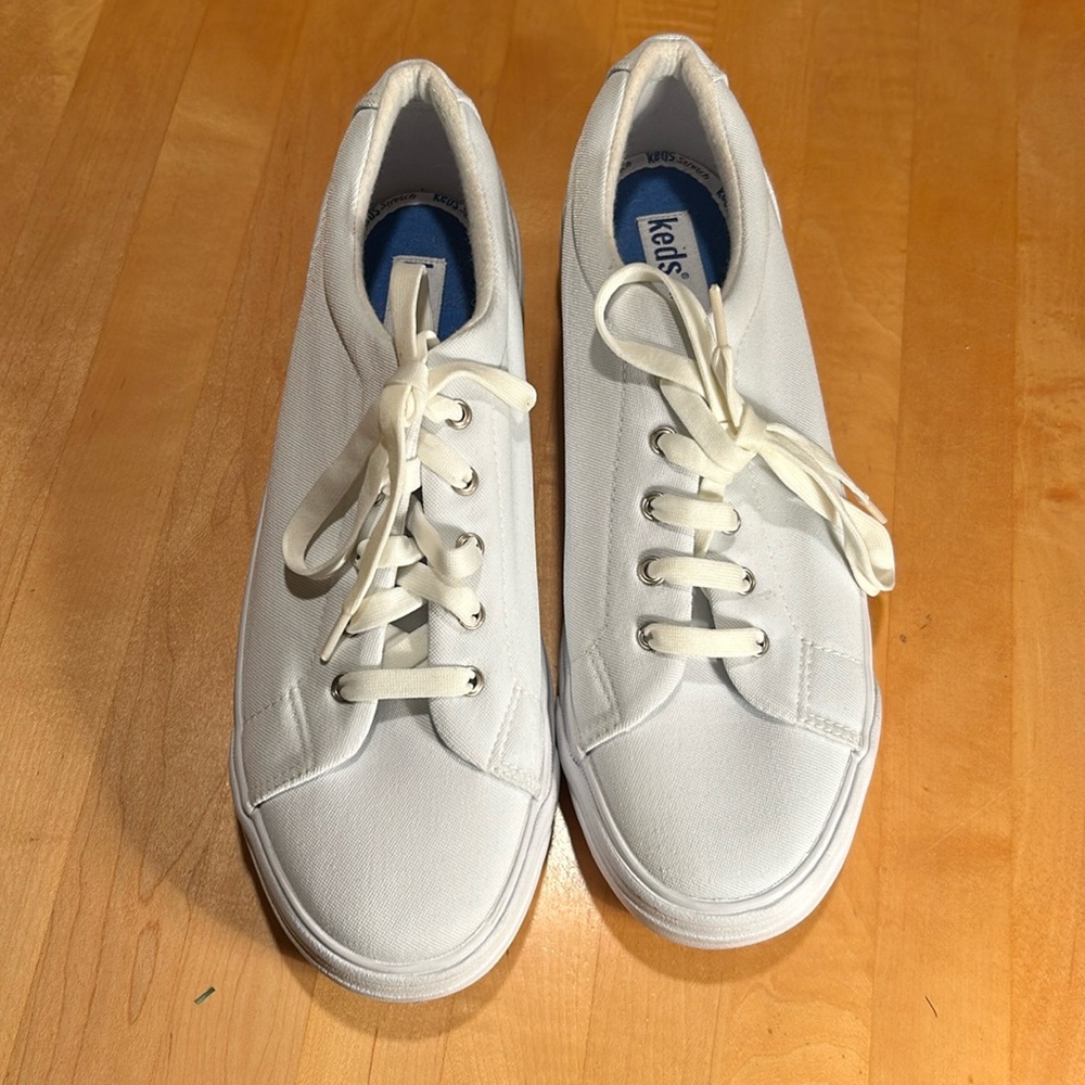 Keds, stretch canvas white lace up sneakers. Size 9